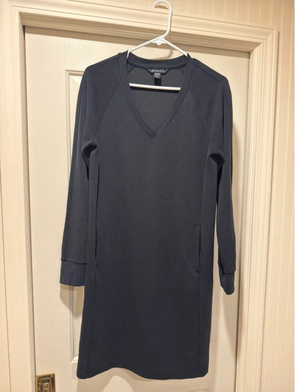 Athleta Seasoft V-Neck Long Sleeve Sweatshirt Dress with Pockets
